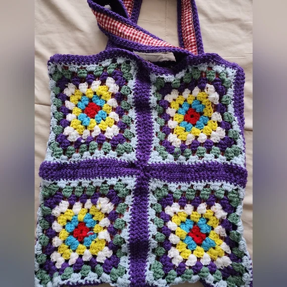 Women's Crochet Handmade Tote Bag with liner and a pocket - Picture 2 of 10